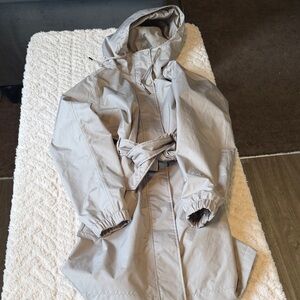 Helly Hansen classic trench coat💕🌹